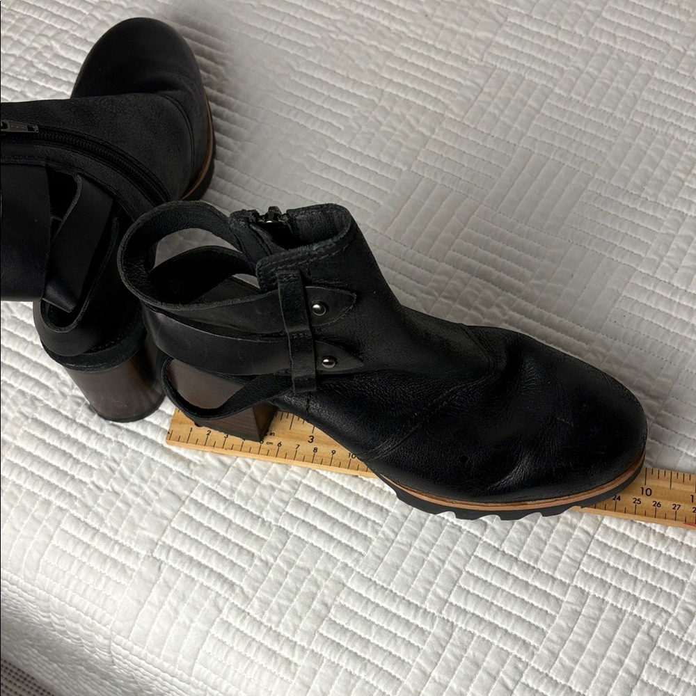 Sorel Black Heeled Cutout Boots - Picture 7 of 10
